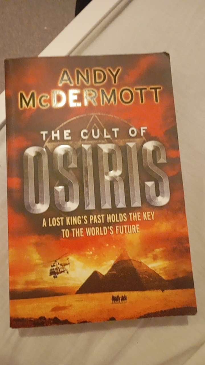 The cult of OSIRIS, Boeken, Science fiction, Ophalen, Zo goed als nieuw