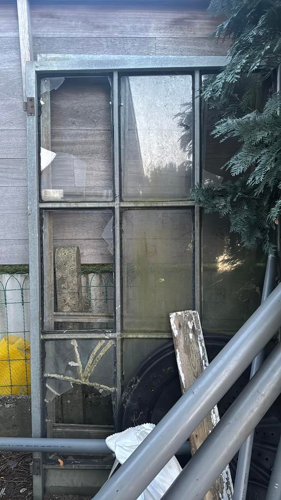 Stalen dubbele raam, Enlèvement, Comme neuf