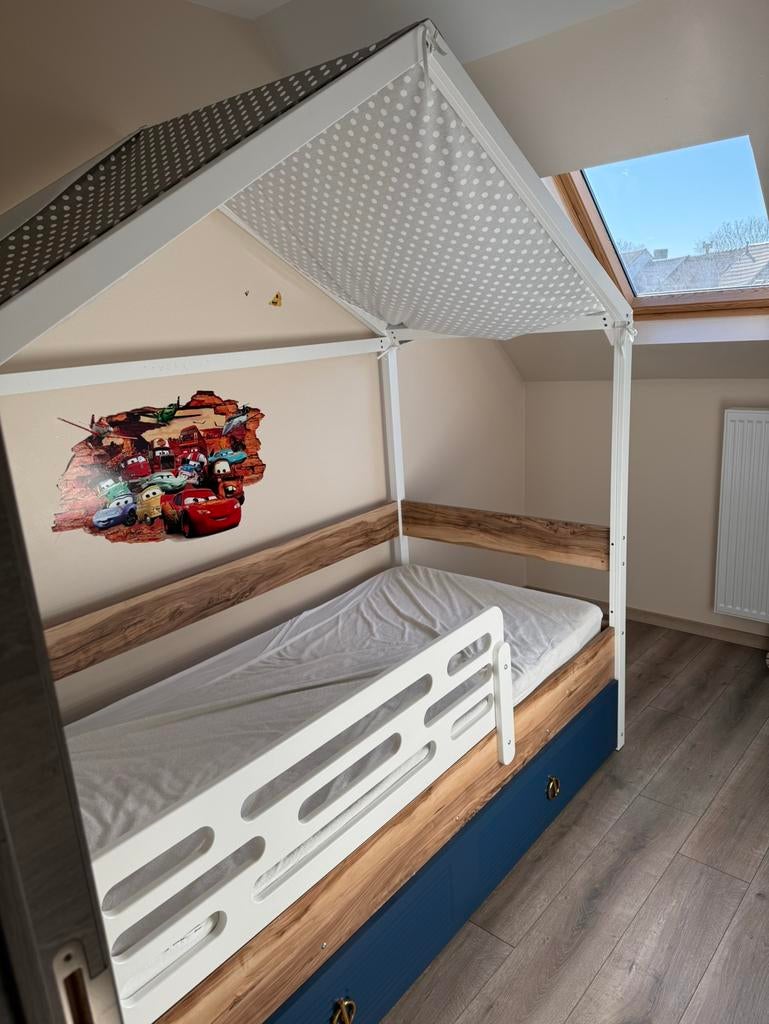 Kinderbed en kledingkast zo goed als nieuw, Kinderen en Baby's, Ophalen, Zo goed als nieuw