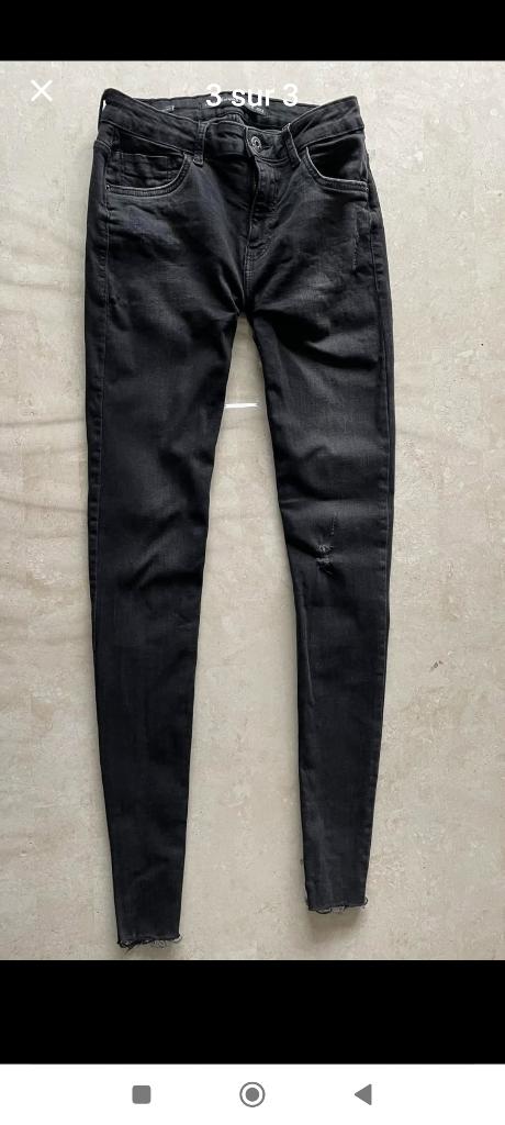 ZWARTE  JEANS S, Kleding | Dames, Spijkerbroeken en Jeans, Zwart, W28 - W29 (confectie 36), Gedragen, Bershka