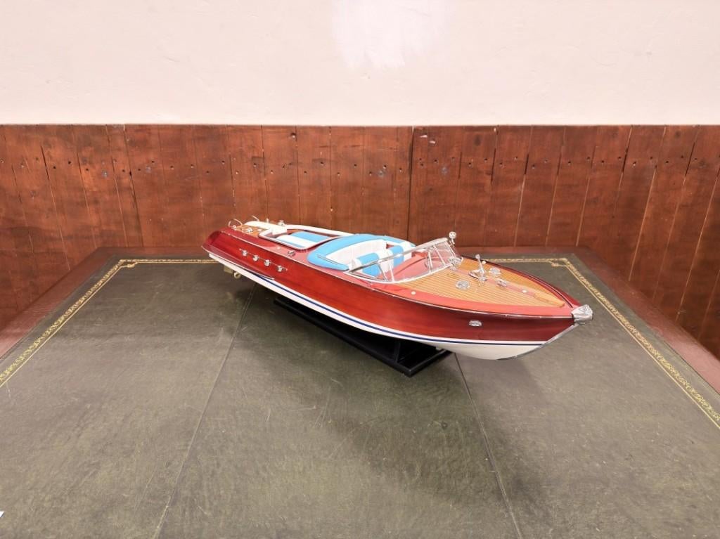 Schaalmodel Modelboot Riva Aquarama met Certificaat, Enlèvement