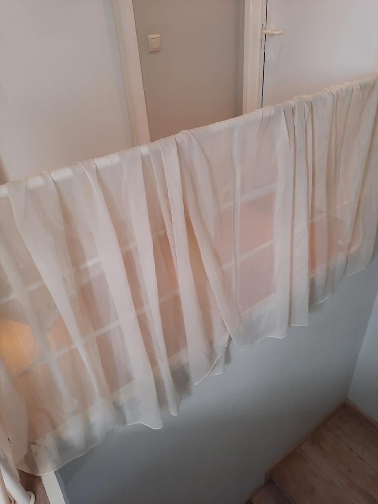 Glasgordijnen - voile, Huis en Inrichting, Ophalen, Zo goed als nieuw, Crème
