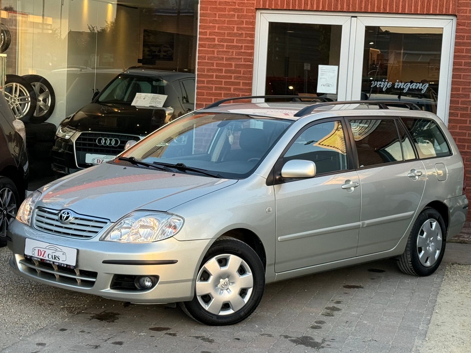 TOYOTA COROLLA 1.4D 90CH |CLIME DIGITALE | RADIO CD |, Autos, Toyota, Argent ou Gris, Achat, Entreprise, Corolla