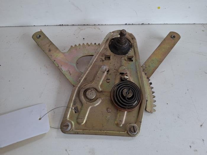 Mécanique vitre 4portes arrière gauche d'un Alfa Romeo Giu, -, 3 mois de garantie, Utilisé, Alfa Romeo