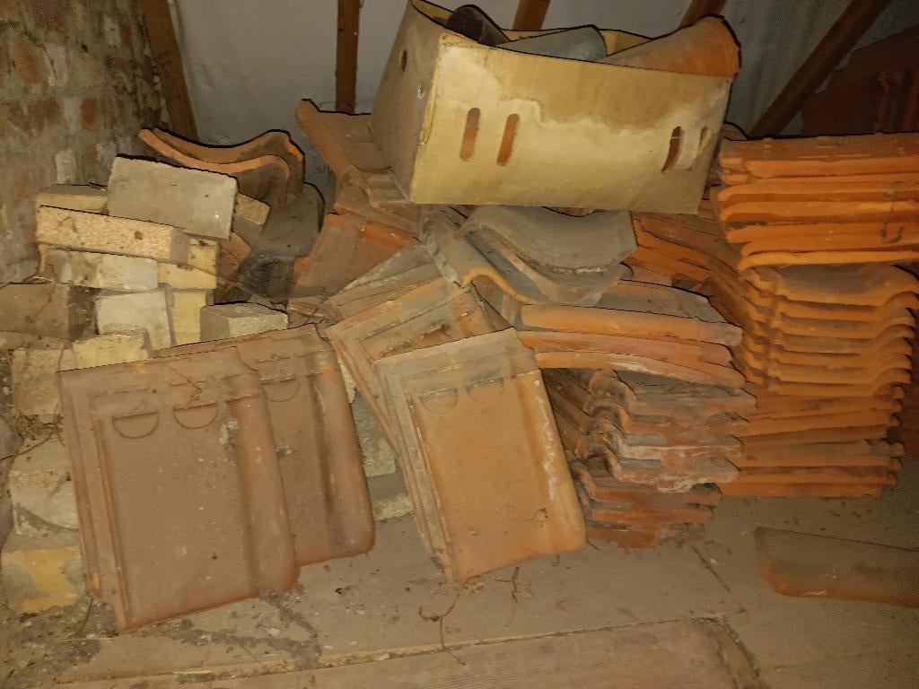 Tuiles a vendre, Pierre ou Argile, Comme neuf, Enlèvement, Rouge