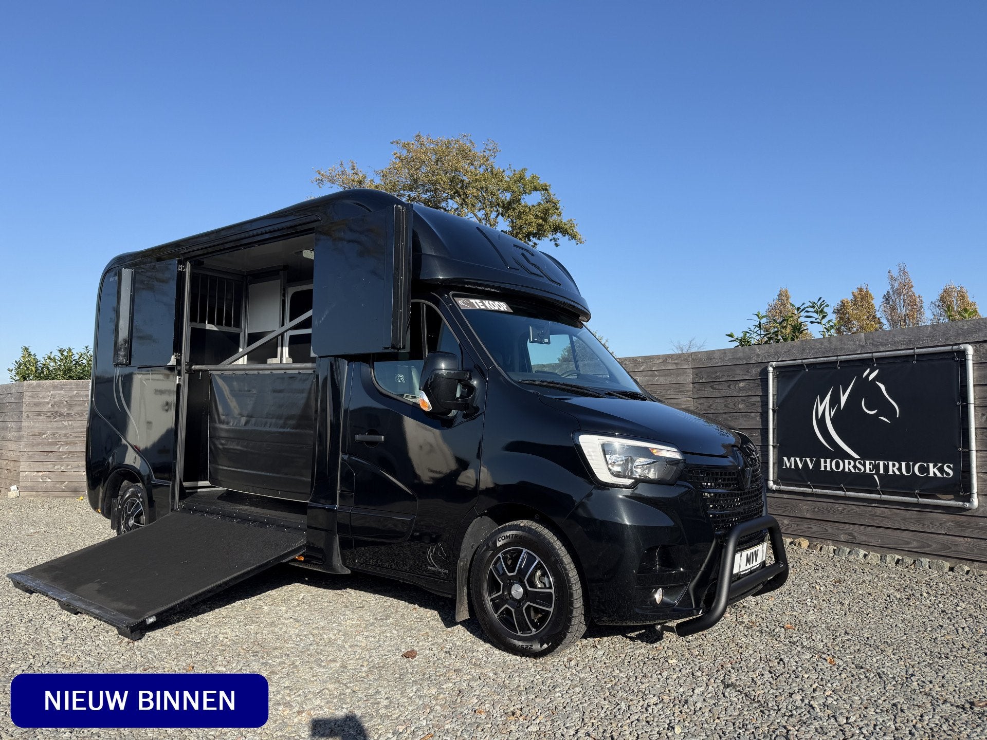 Renault Master | HORSETRUCK | KRISMAR | STALLION 3XL | 2022, Dieren en Toebehoren, Weduwestraat 12
4884MV  WERNHOUT, NL, Paardenwagentje NL | MVV HORSETRUCKS
