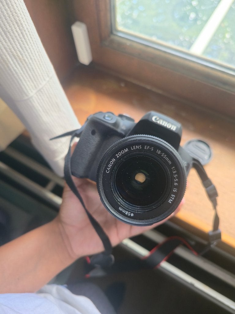 Canon EOS 750D spiegelreflexcamera, TV, Hi-fi & Vidéo, Appareils photo numériques, Enlèvement ou Envoi, Canon, Batterie, Comme neuf