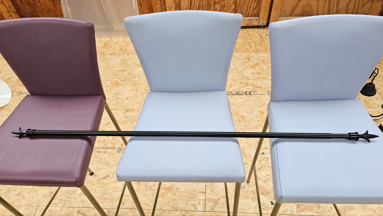Une tringle Noir IKEA., Enlèvement