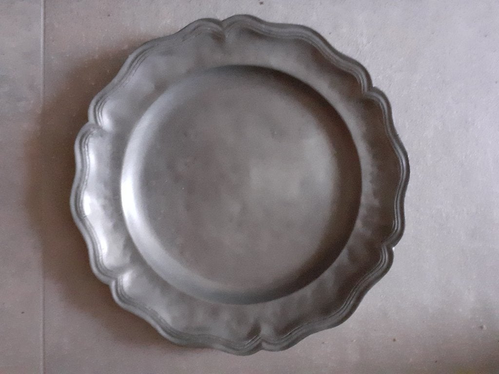 Assiette en étain, Enlèvement ou Envoi