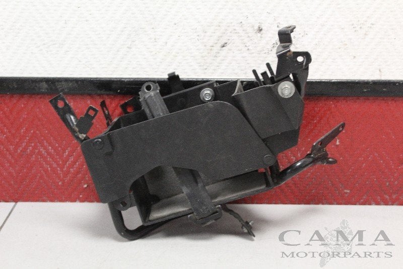 BAC A BATTERIE FJR 1300 2006-2012 ABS (FJR1300 FJR1300A), Dhr. S. di Majo, Utilisé, Info@cama-motorparts.nl, P.J. Troelstraweg 8 8
3144 CX  MAASSLUIS, NL