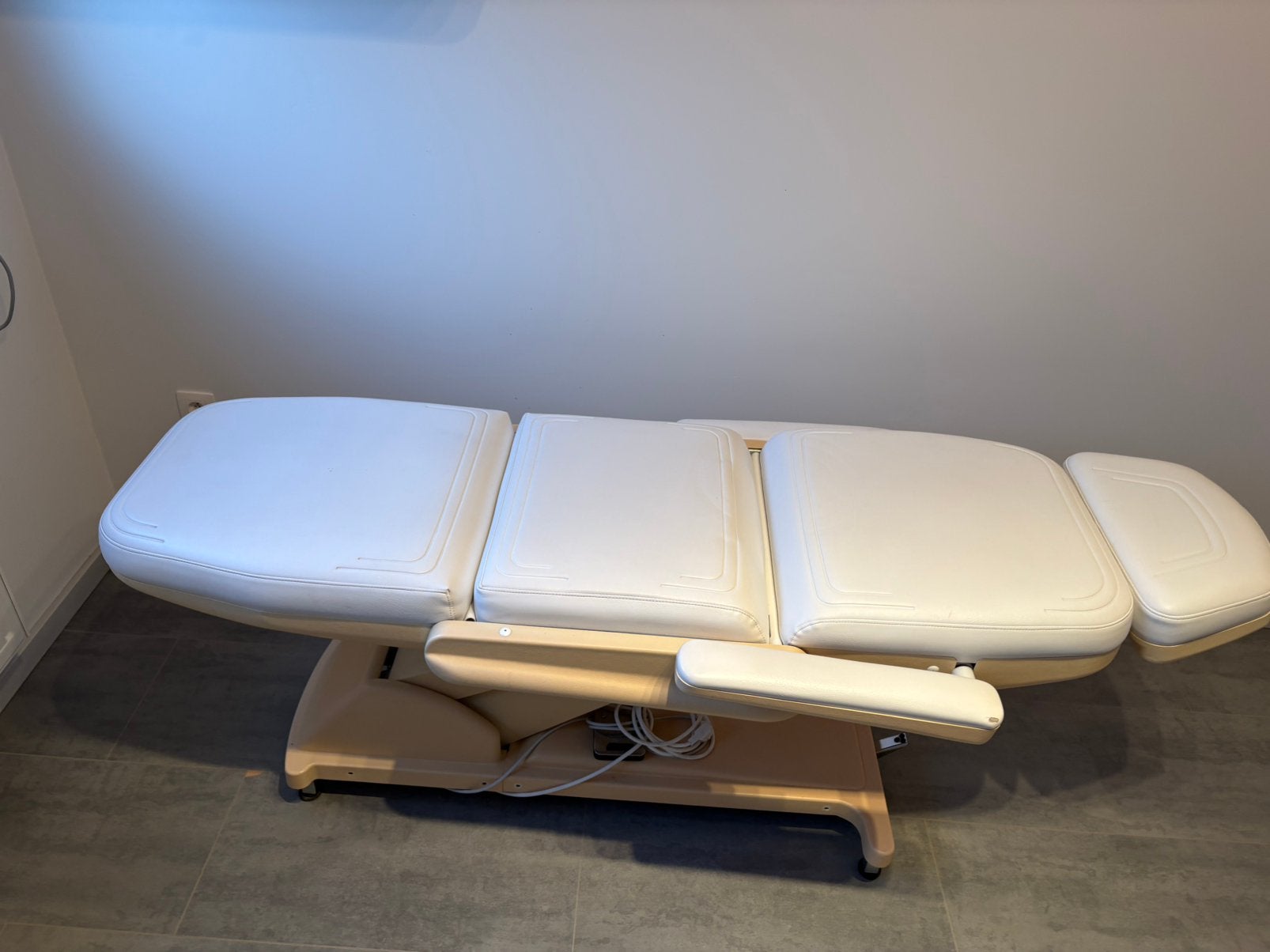 Behandelingstoel en toebehoren, Sports & Fitness, Enlèvement, Utilisé, Table de massage