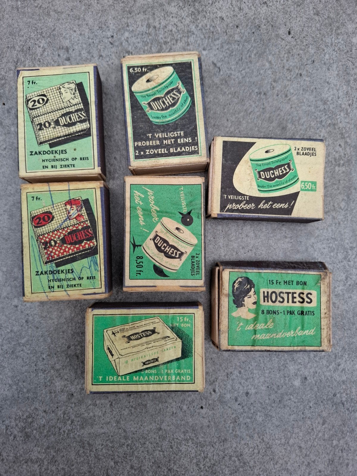 Lot 2  lucifer doosjes, Ophalen