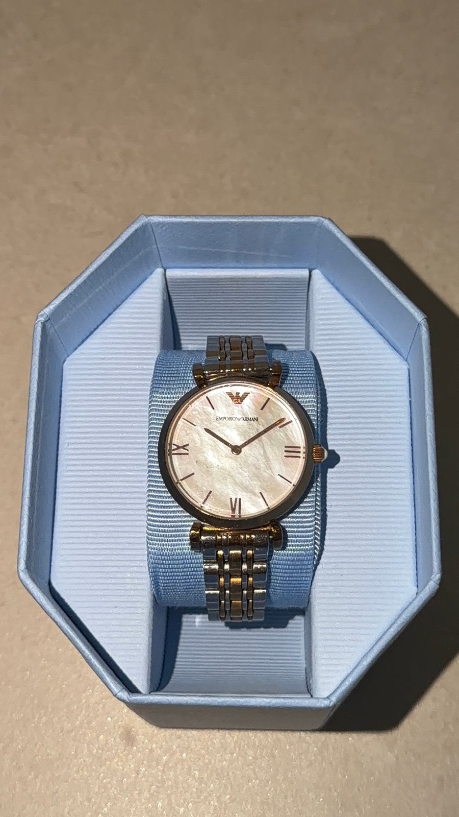 Emporio Armani zilver-goud horloge, Handtassen en Accessoires, Overige merken, Verzenden, Polshorloge, Zo goed als nieuw