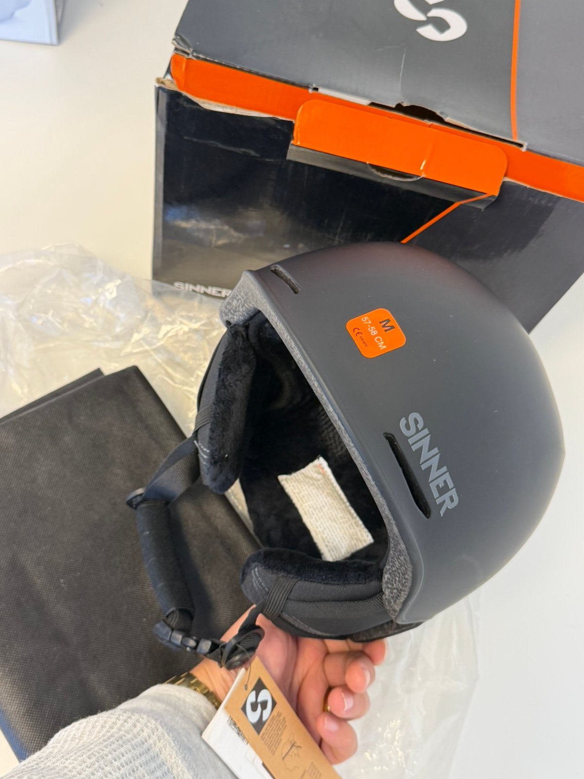 Casque de ski SINNER Fortune M 55-58 cm Nouveau ski complet, Sports & Fitness, Enlèvement ou Envoi, Neuf