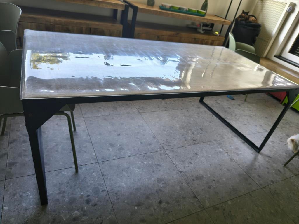 Industriele eetkamertafel met bijpassende zitbank te koop., Huis en Inrichting, Tafels | Eettafels, Gebruikt, Industriele stijl