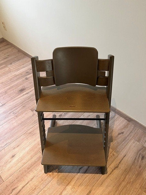 Stokke Tripp Trapp meegroeistoel – donkerbruin, Kinderen en Baby's, Ophalen, Gebruikt, Meegroeistoel, Aanschuifbaar