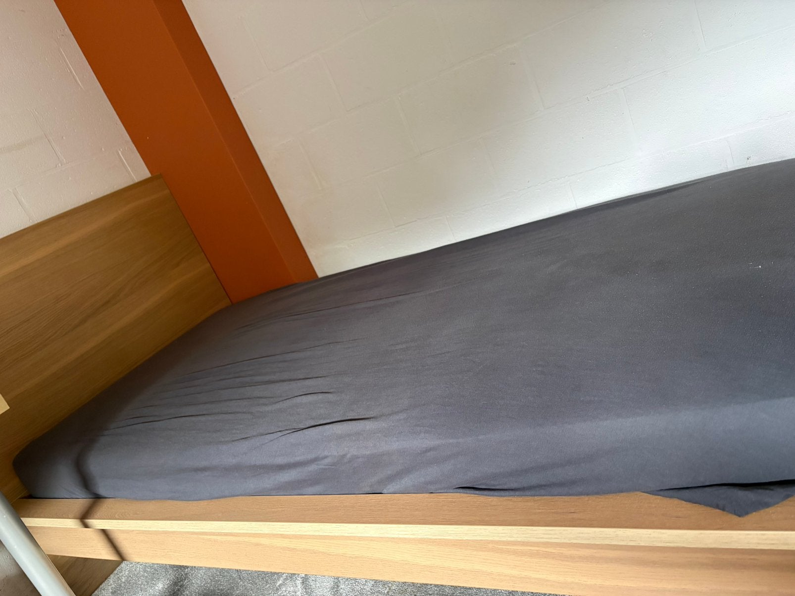 Lit 1 personne malm ikea 90x200 comme neuf avec sommier, Maison & Meubles, Enlèvement, Comme neuf, Une personne, 200 cm