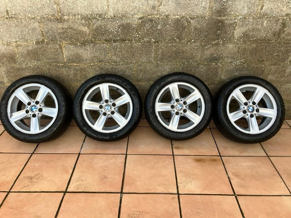 Jantes + pneus "hiver" BMW, Autos : Pièces & Accessoires, Pneus & Jantes, Pneus et Jantes, Pneus hiver, 16 pouces, Enlèvement