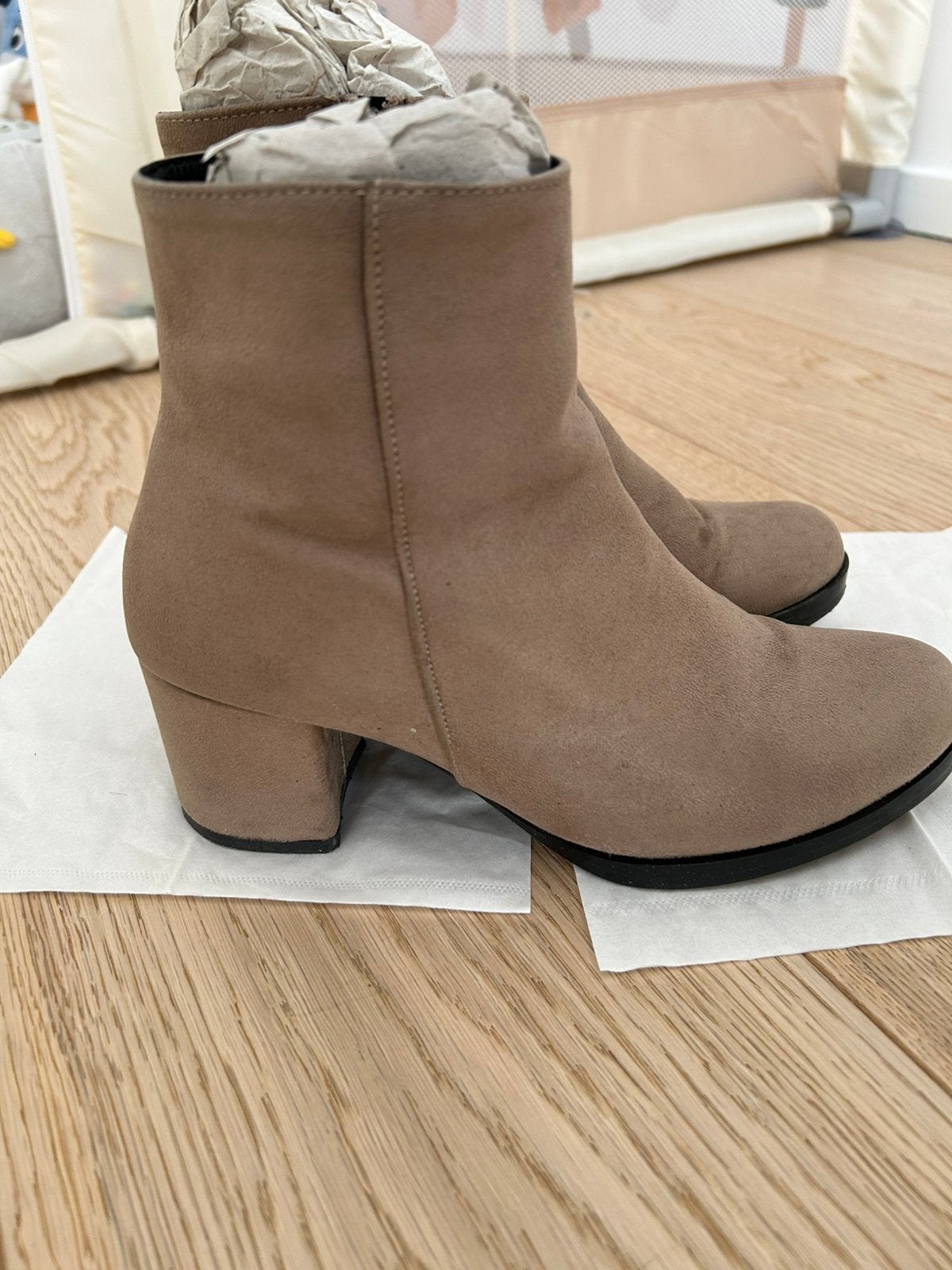 High heel boots, Enlèvement ou Envoi, Comme neuf, Beige