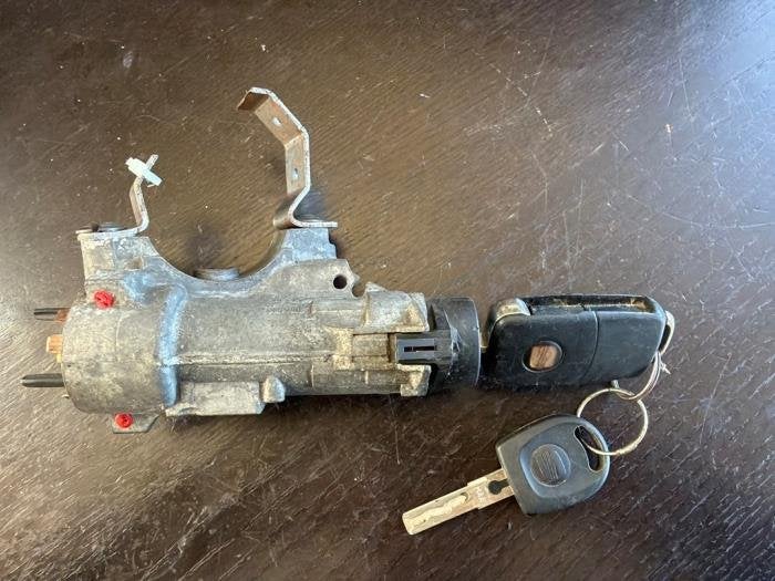 Serrure de contact + clé d'un Seat Leon, -, 3 mois de garantie, Utilisé, -