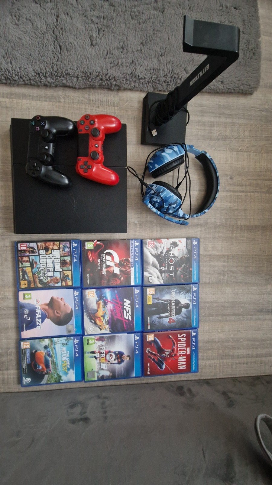Ps4 to koop 1tb met veel accesoires, Games en Spelcomputers, Spelcomputers | Sony PlayStation 4, Ophalen, Met games, Met 2 controllers
