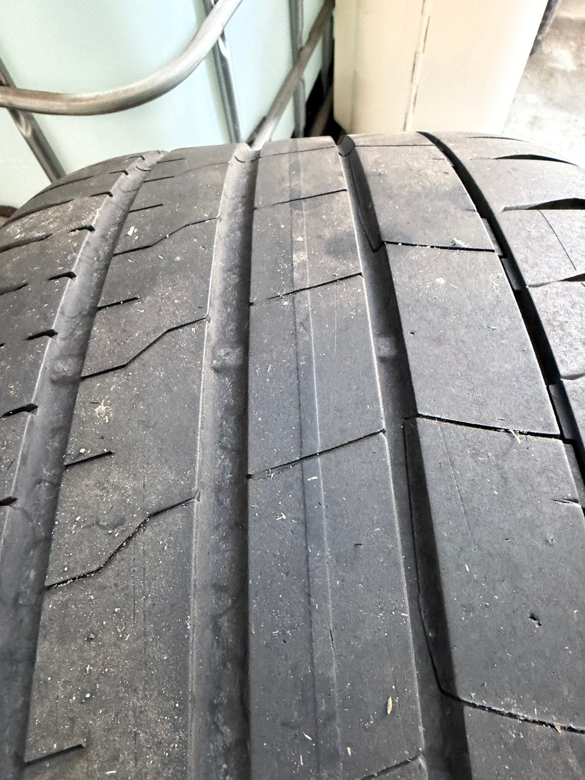beschadigde velgen met Sport Contact 7 banden, Enlèvement, BMW