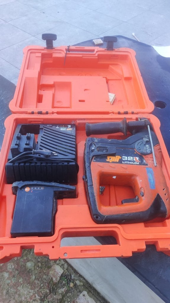 Perforateur SPIT 328 sur Accu Lithium 28V, Ophalen, Zo goed als nieuw, Boor- en Schroefmachine
