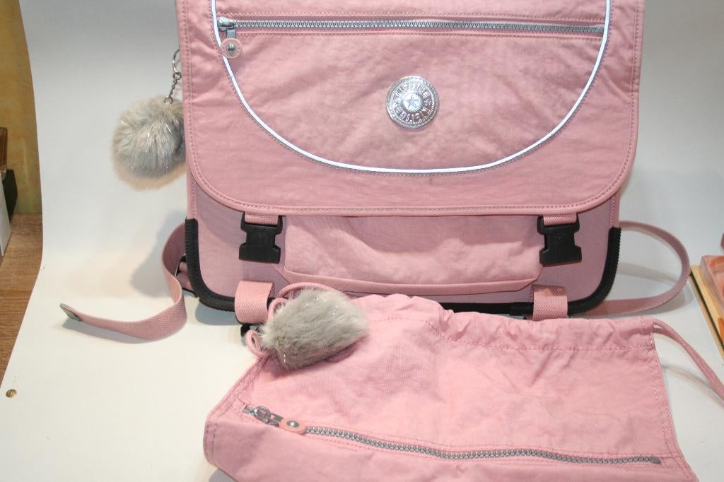 Kipling 2 pièces, Cartable et sac piscine + 2singes TBE, Enlèvement ou Envoi, Comme neuf, Sac à dos
