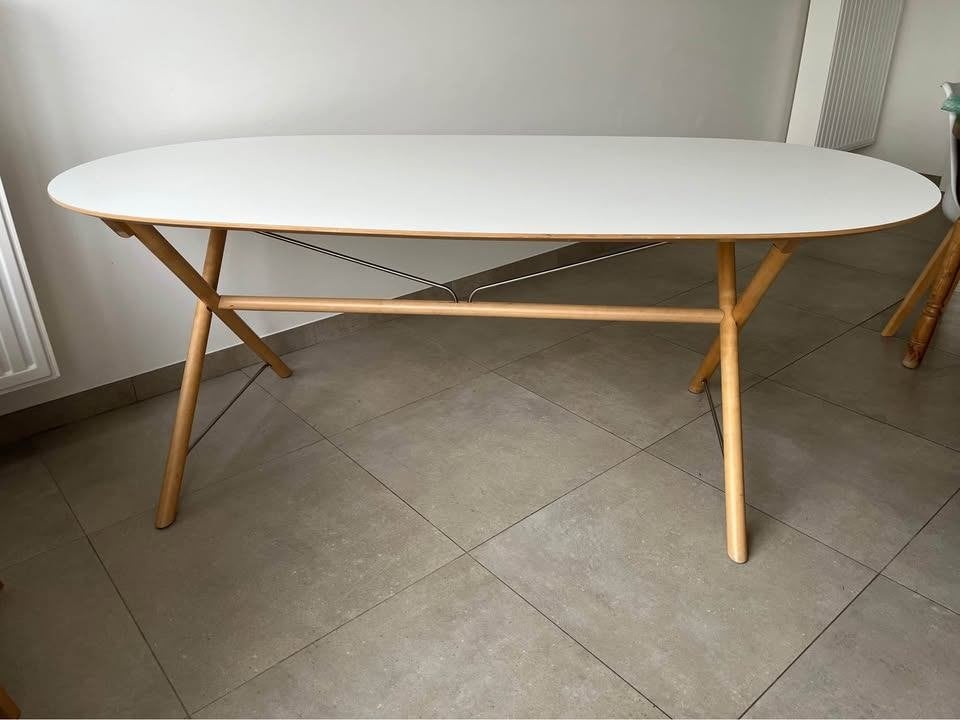Table Ikea Dalshult 185 x 90 cm, Quatre personnes, 150 à 200 cm, Scandinavisch minimalistisch, Comme neuf
