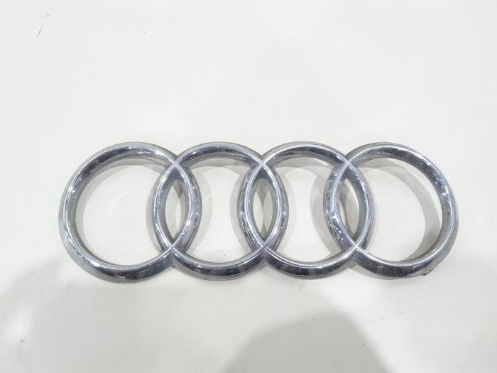 Emblème d'un Audi A4, -, 3 mois de garantie, Audi, Utilisé