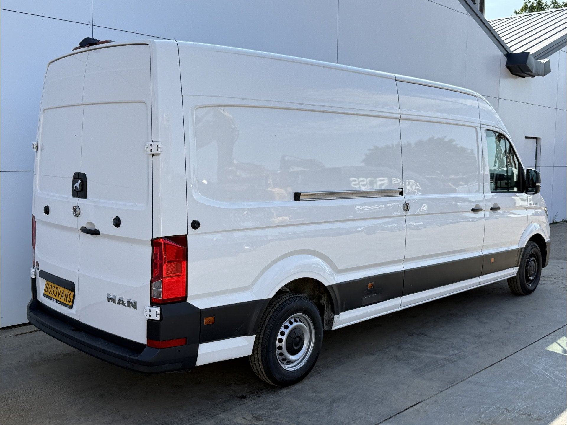 MAN TGE 3.140 2.0 TDI L4H3 Virtual Cockpit Nieuw Model Airco, Auto's, Voorwielaandrijving, Stof, Gebruikt, Zwart