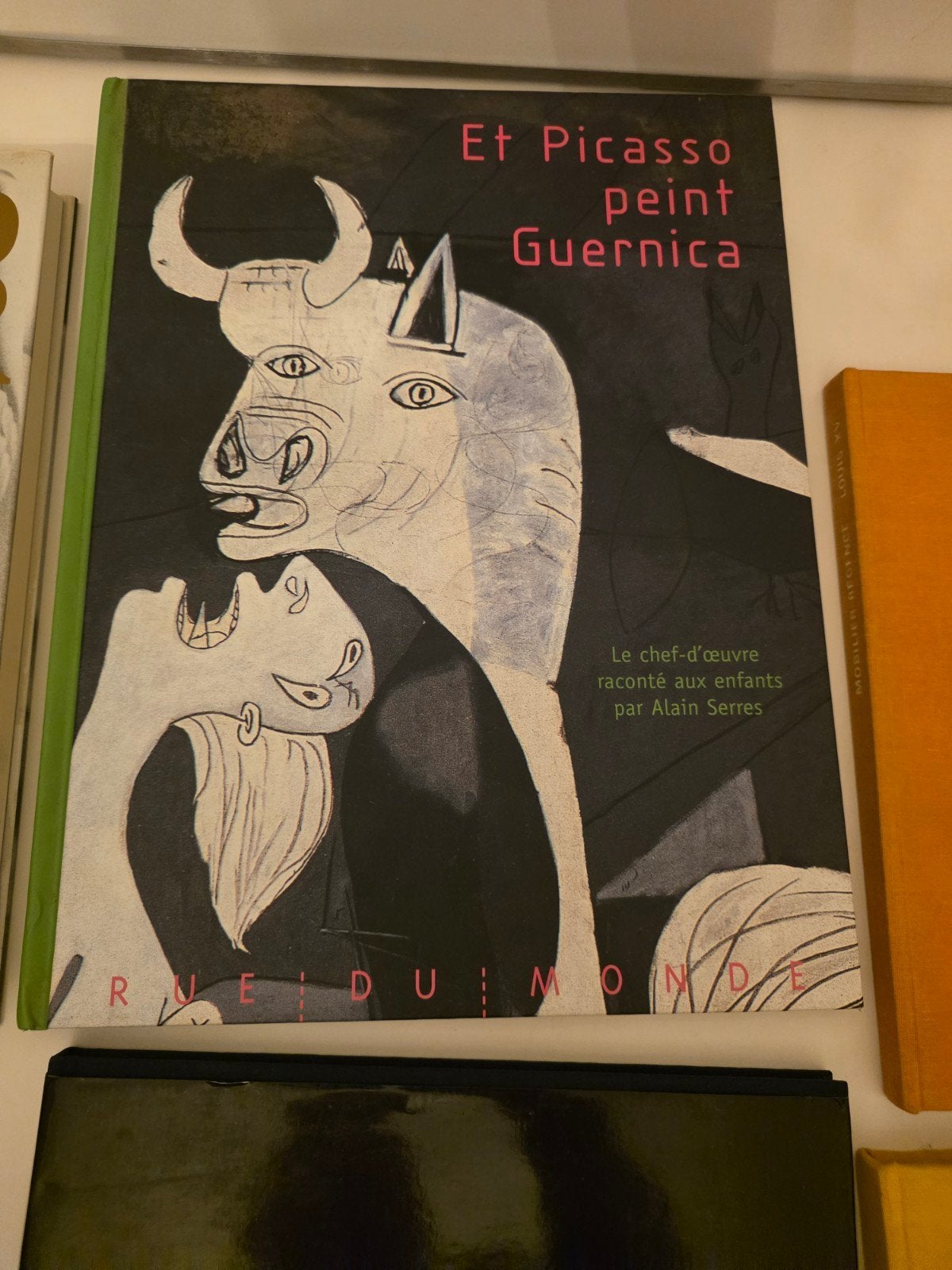 Mooie lot van 9 kunst-, antiek- en referentieboeken (o.a. Ar, Ophalen, Textiel