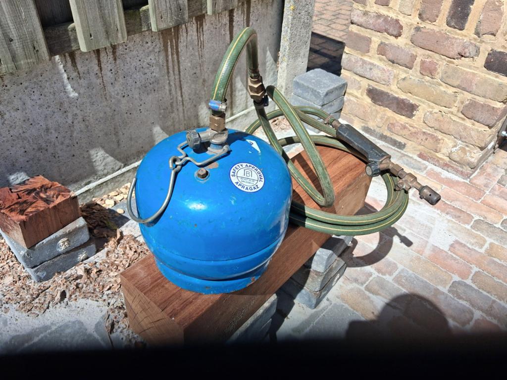 Gasbrander, Ophalen