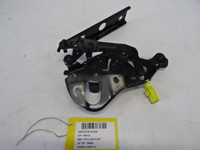 CHARNIERE DE CAPOT DROIT Audi Q7 (4MB / 4MG) (4M0823302B), Utilisé, Audi