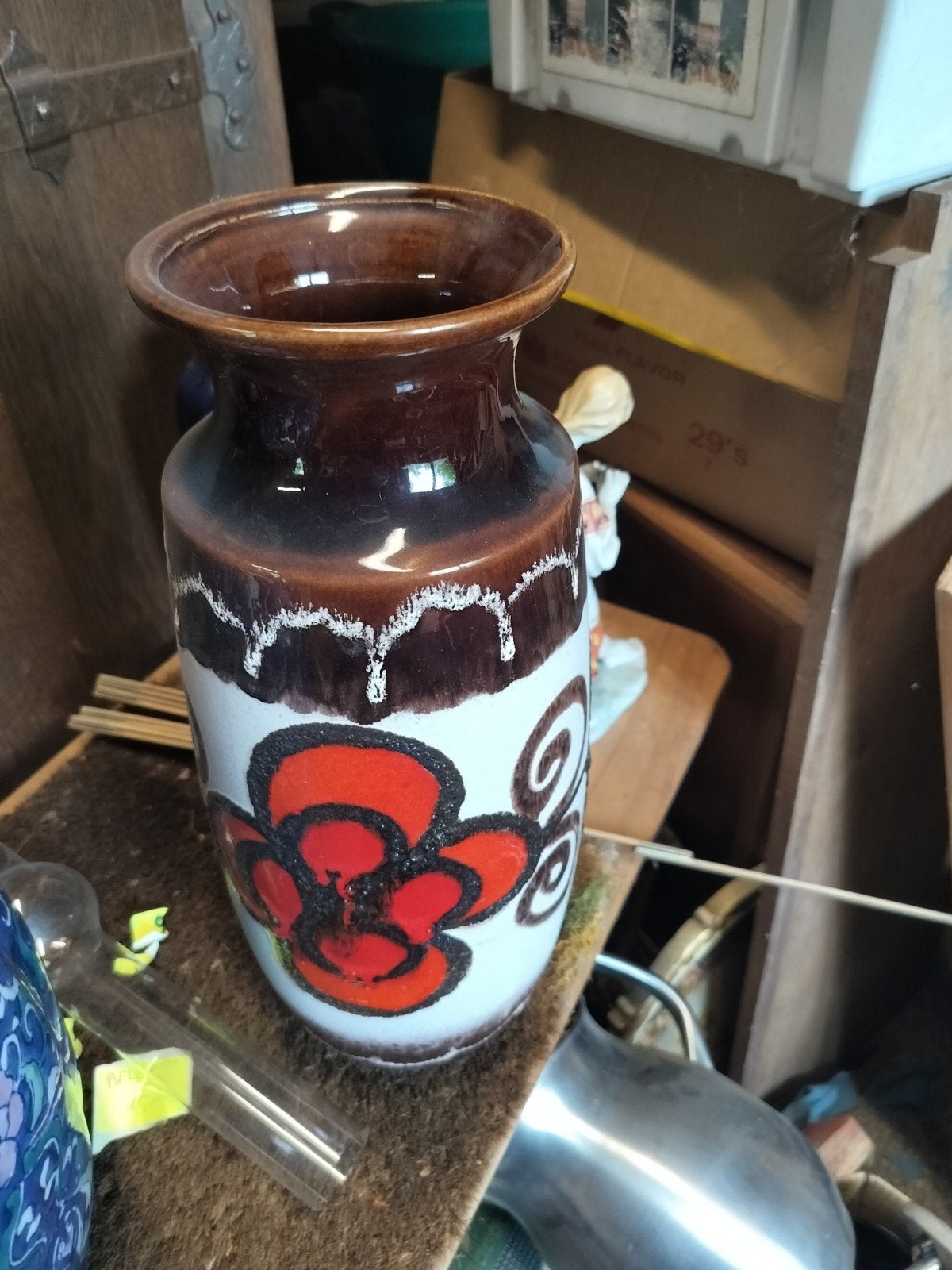 Beau vase en céramique, marron, blanc et rouge, Allemagne de, Enlèvement