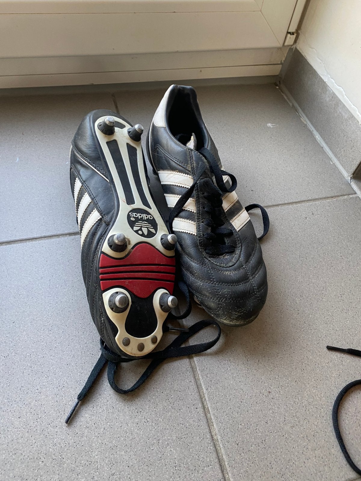 Clous Adidas Kaiser 5 noirs et en fer, Enlèvement, Comme neuf