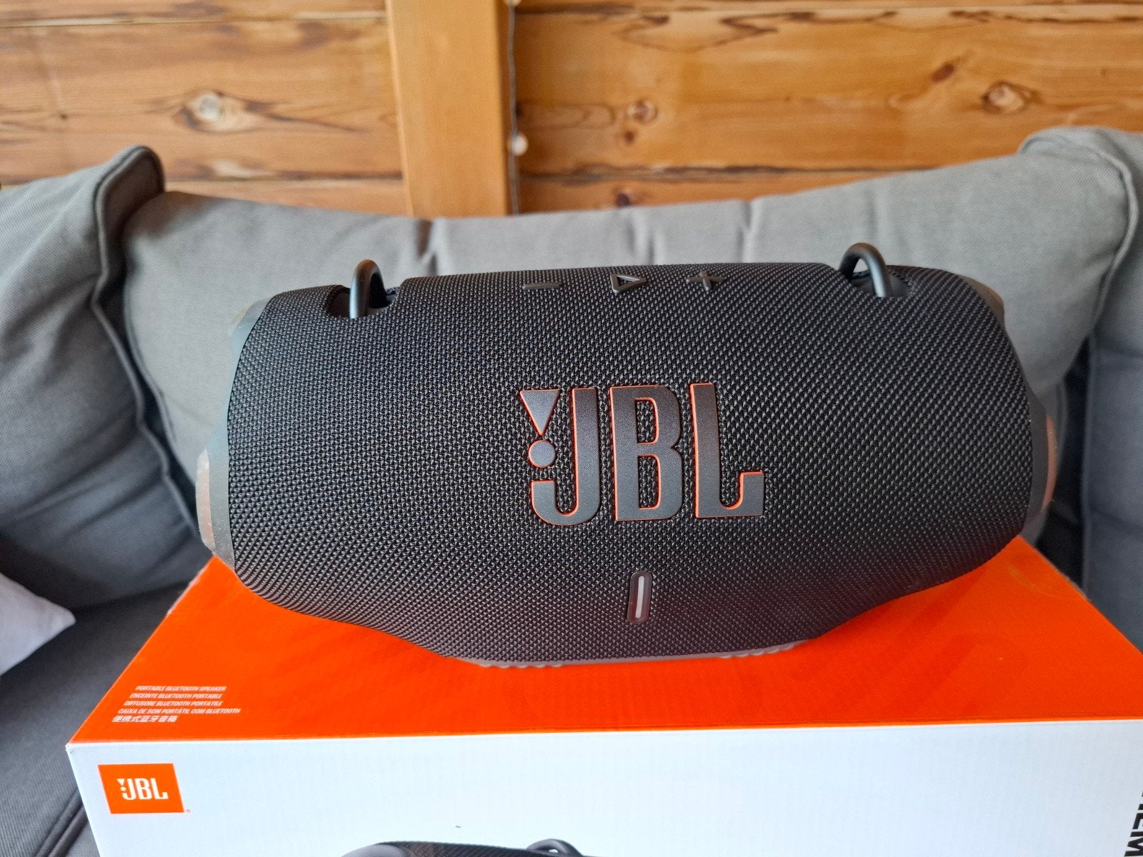Zwarte jbl xtreme 4 inclusief draagband 2 stuks beschikbaar, TV, Hi-fi & Vidéo, Enceintes, Enlèvement, JBL