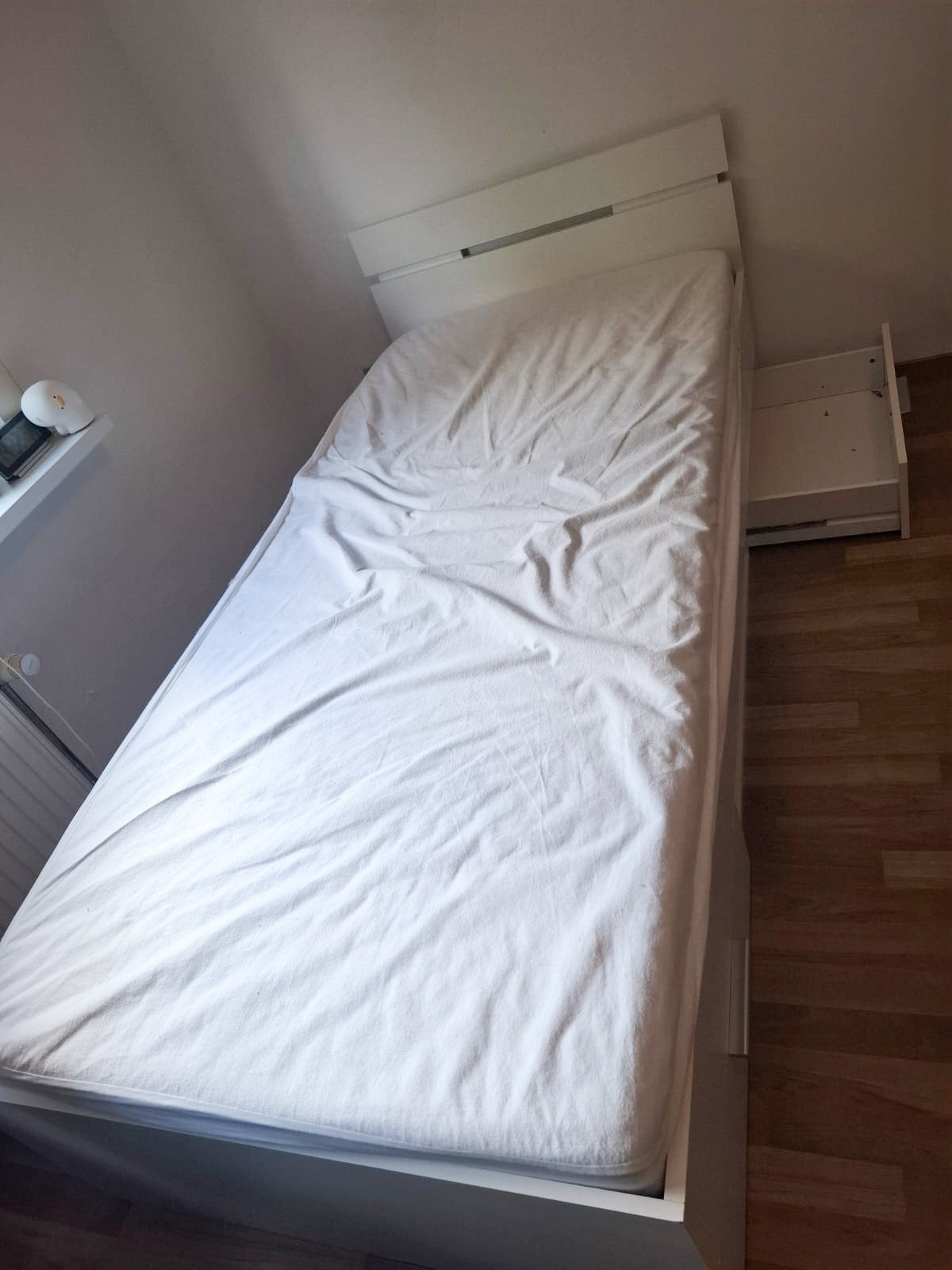 Eénpersoonsbed met lattenbodem en matras, Huis en Inrichting, Ophalen, Gebruikt, Eenpersoons, Wit