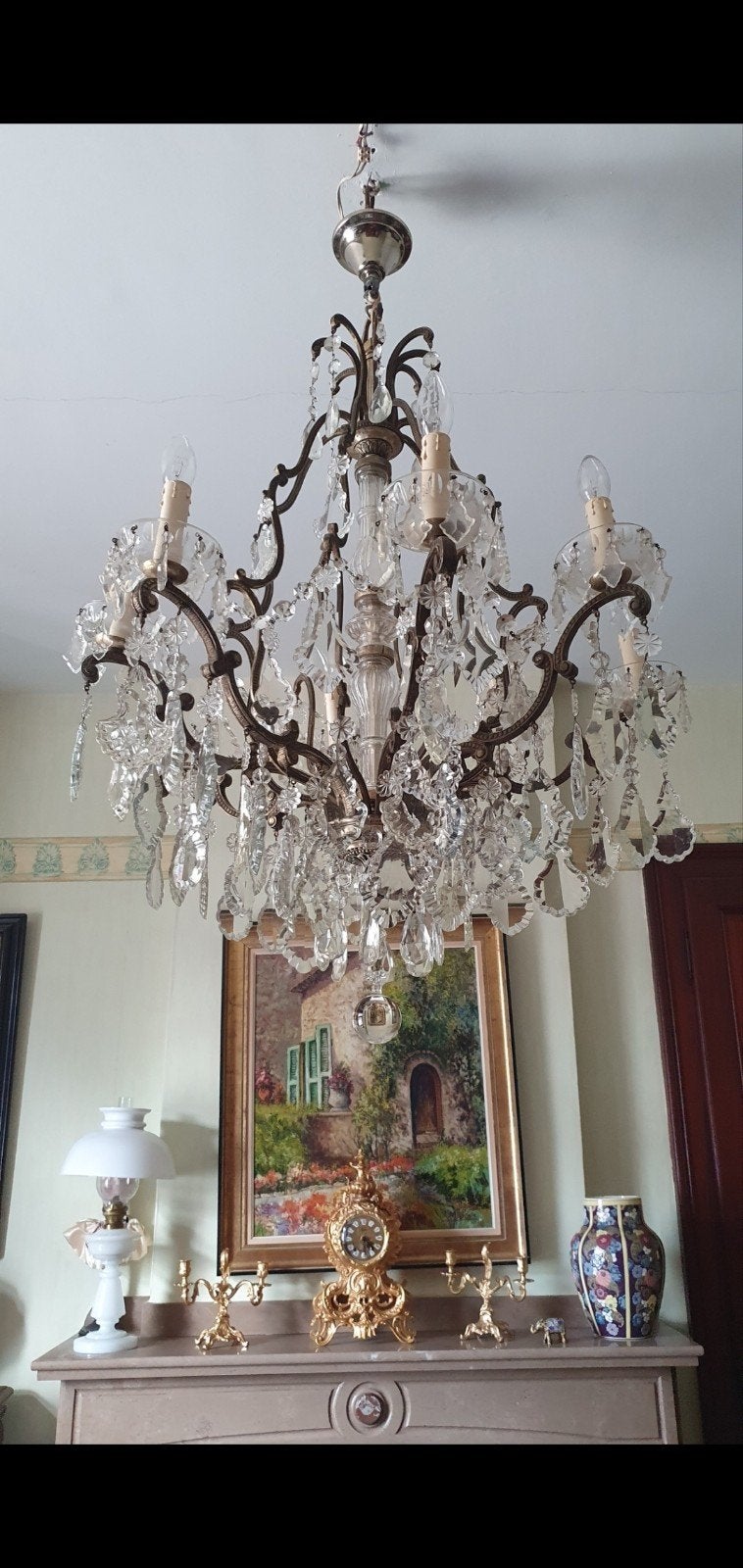 Lustre ancien en cristal, Enlèvement