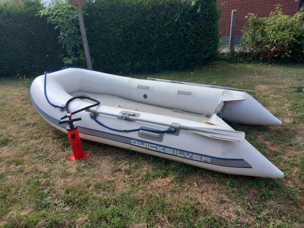 bateau pneumatique Quicksilver 310 EAD, Watersport en Boten, Rubberboten, Gebruikt, Quicksilver, Airdeck, Opbergtas, Peddels, Pomp