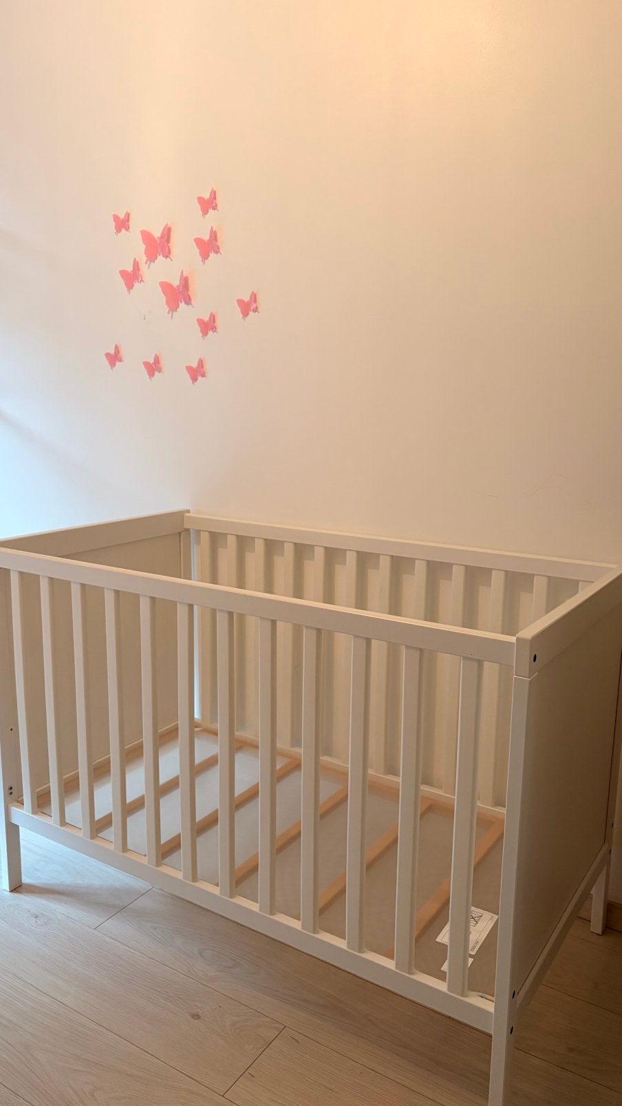 Lit bébé Ikea évolutif, Enfants & Bébés, Berceaux & Lits, Enlèvement, Comme neuf, Lit