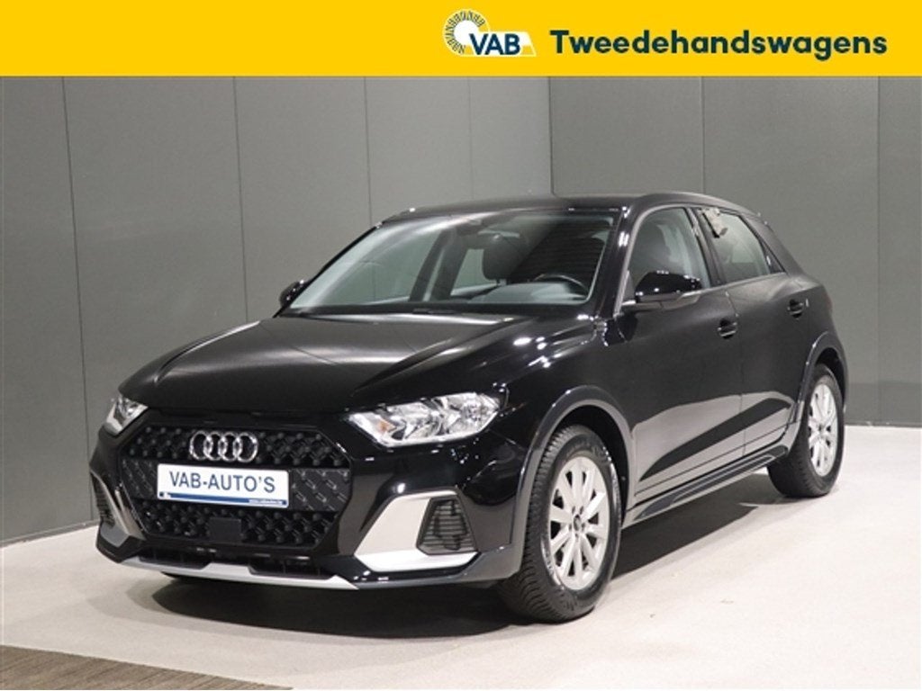 Audi A1   all street 25TFSI caplay pdc dab, Autos, Achat, A1, 129 g/km, Entreprise