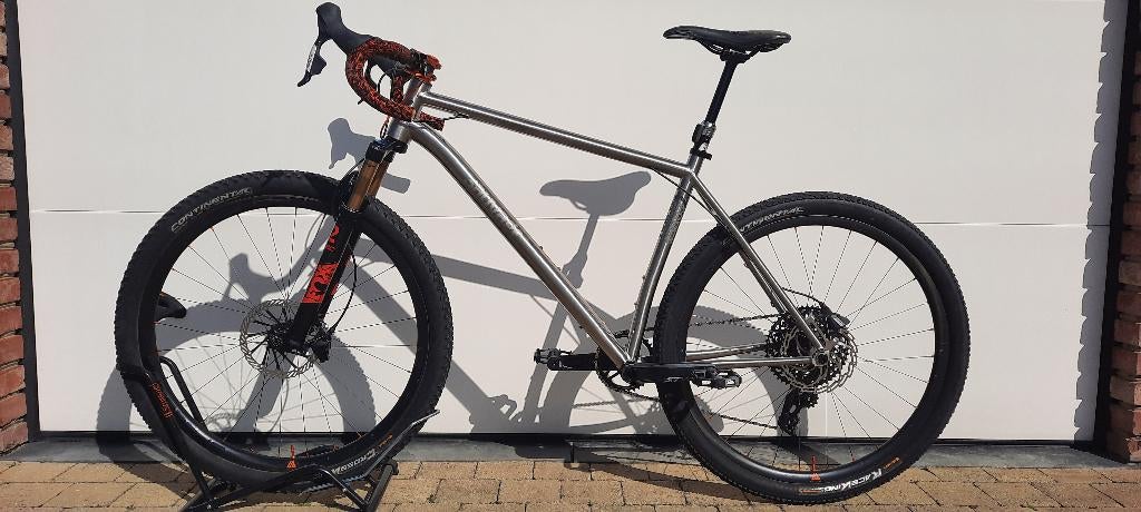 Gravel titane Sauvage neuf, Vélos & Vélomoteurs, Vélos | Vélos de course, 10 à 15 vitesses, Titane, Comme neuf, Enlèvement