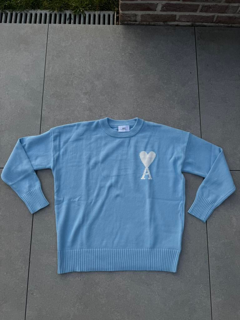 Pull AMI Paris bleu clair — nouveau — taille XL, Vêtements | Hommes, Pulls & Vestes, Comme neuf, Taille 56/58 (XL), Bleu, Enlèvement ou Envoi