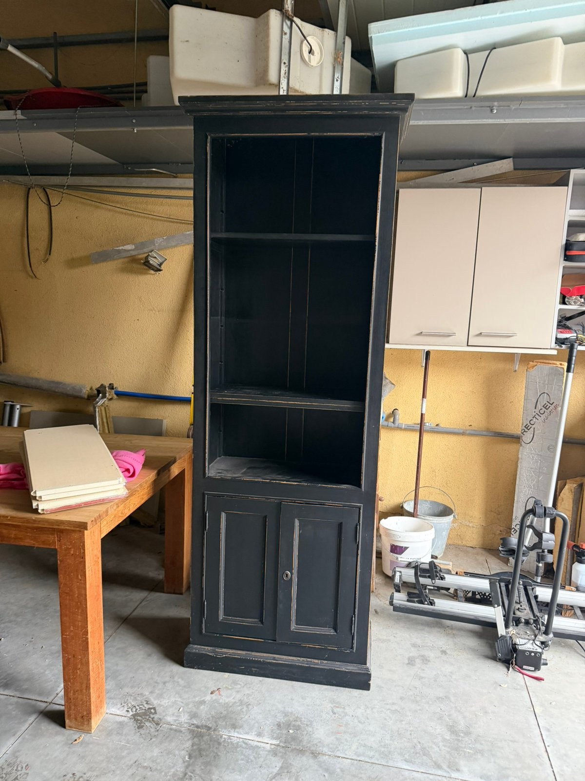 Zwarte kast, Ophalen, 200 cm of meer, 50 tot 100 cm, 25 tot 50 cm
