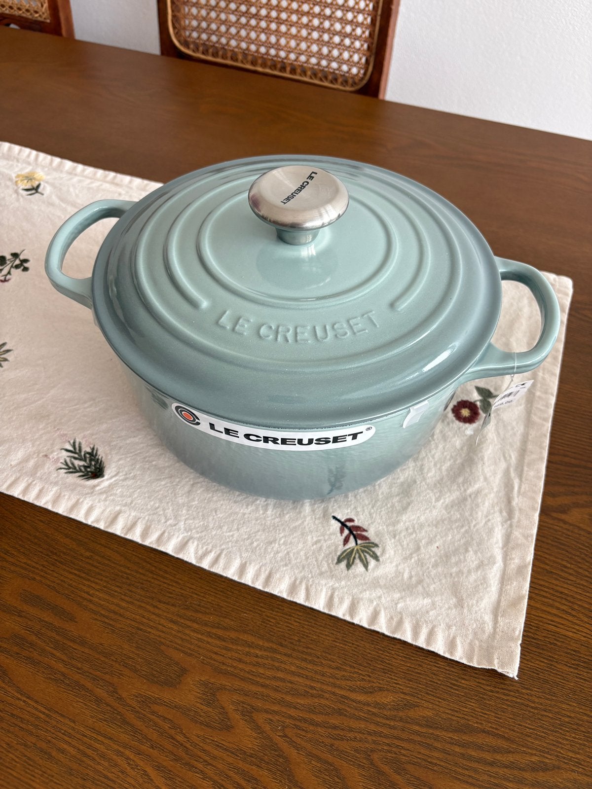 Le Creuset Signature 24 cm, sel de mer, neuve, Maison & Meubles, Cuisine | Casseroles & Poêles, Enlèvement, Neuf, Fonte, Le Creuset