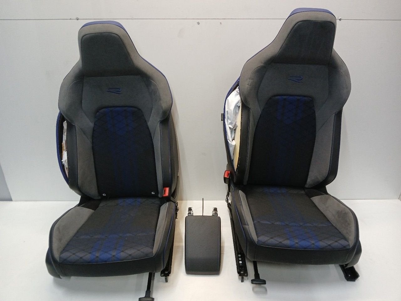 Interieur Volkswagen Golf, Onderdelen@venauto.nl, Van der Ven Autorecycling B.V., Ettenseweg 76, 4706 PB Roosendaal, The Netherlands