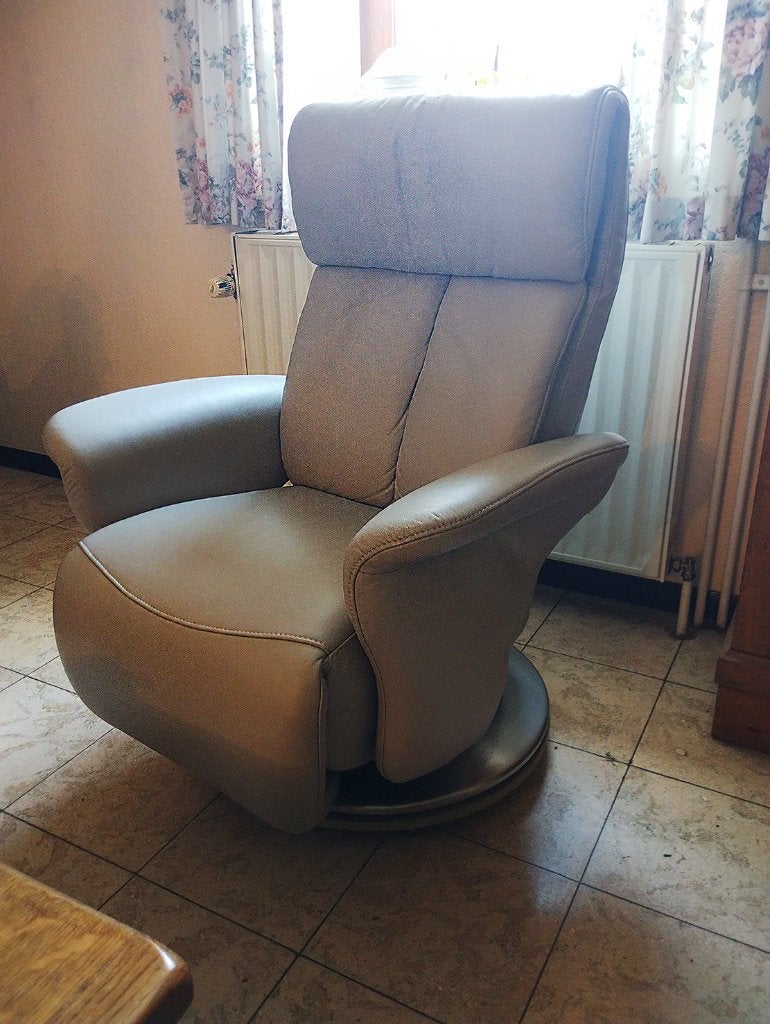 Fauteuil relax releveur électrique en cuir et en bon état, 75 à 100 cm, Comme neuf, Enlèvement, Cuir