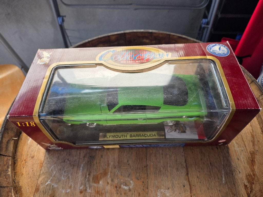 Phymouth barracuda 1969 verte road legend 1/18, Hobby & Loisirs créatifs, Voitures miniatures | 1:18, Enlèvement, Neuf, Voiture