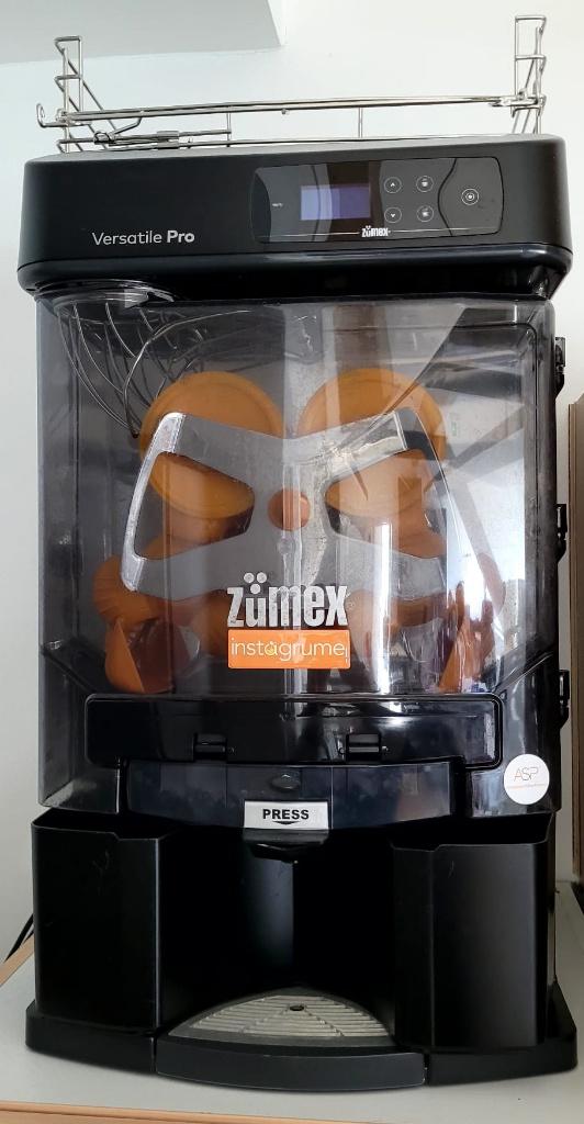 Presse-agrumes de la marque Zumex Versatile Pro (Réf: 10216), Zakelijke goederen, Horeca | Keukenapparatuur, Overige typen, Gebruikt